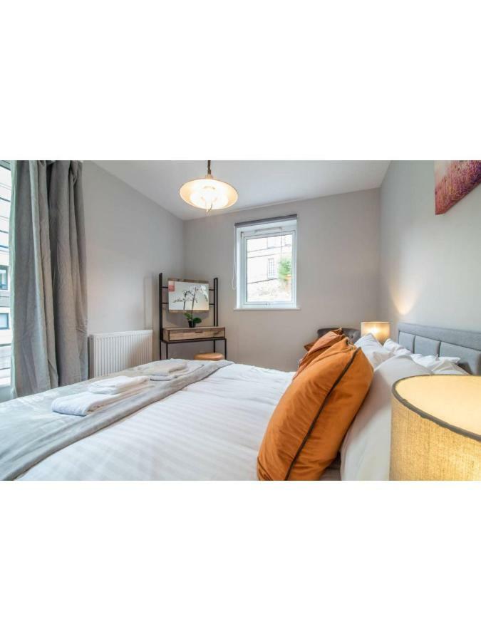 Central And Stylish One Bedroom Apartment Edinburg Exteriör bild